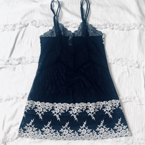Wacoal Our Embrace lace chemise size M - Picture 2 of 10